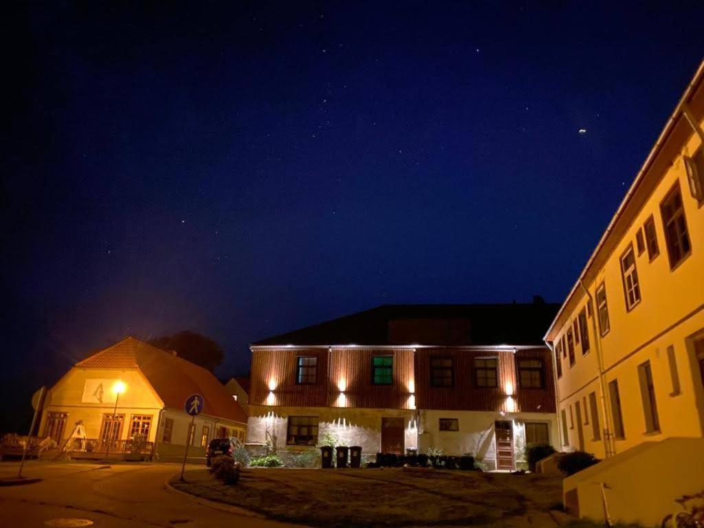 Metras Maja Hotel Aizpute Екстериор снимка