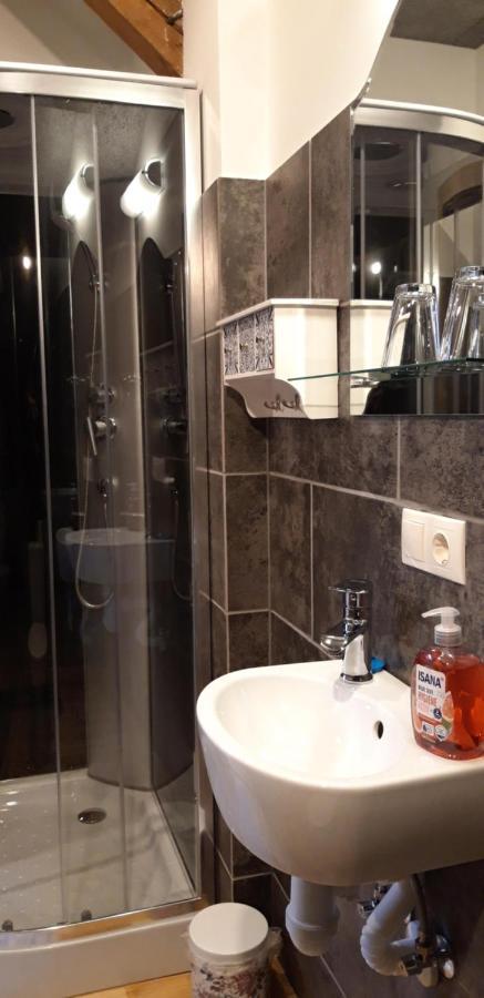 Metras Maja Hotel Aizpute Екстериор снимка