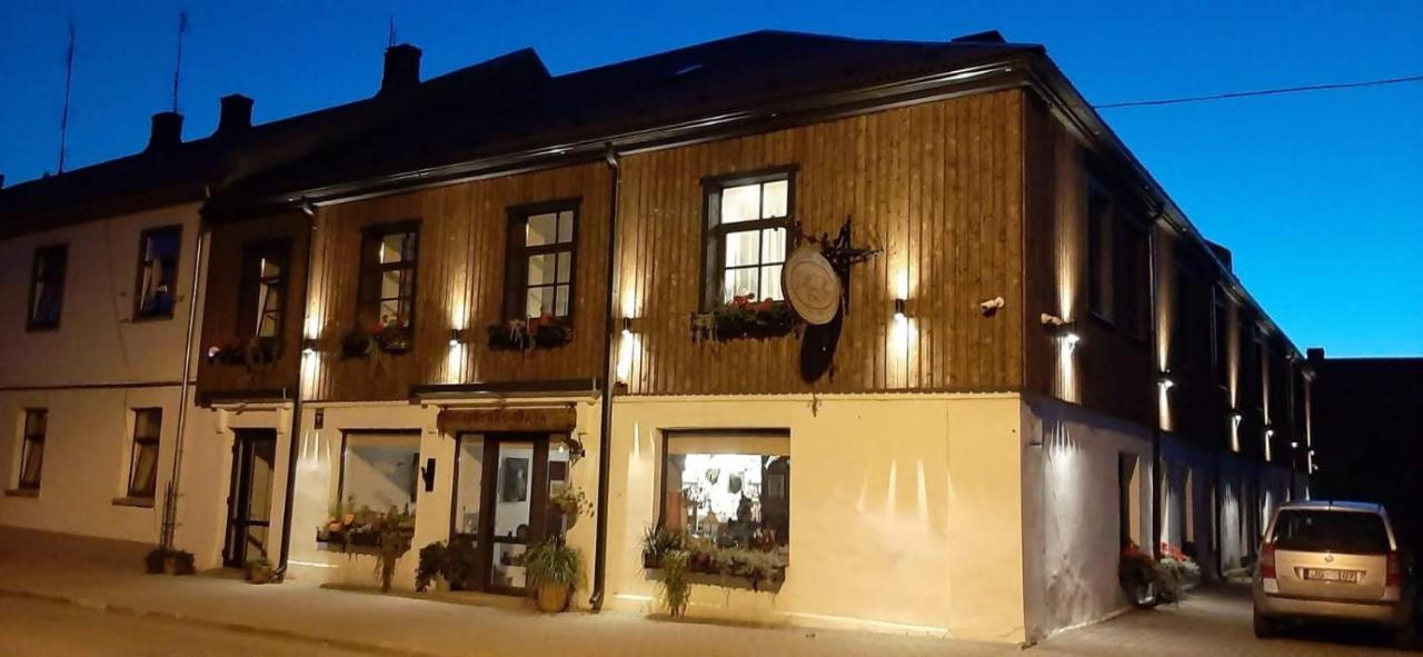 Metras Maja Hotel Aizpute Екстериор снимка