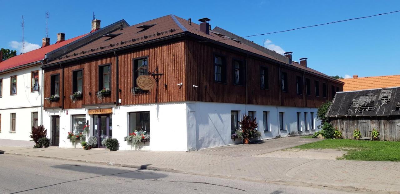 Metras Maja Hotel Aizpute Екстериор снимка