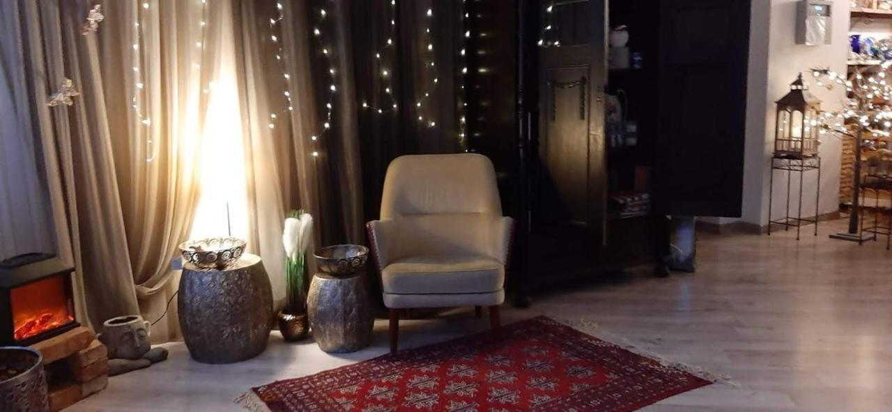 Metras Maja Hotel Aizpute Екстериор снимка