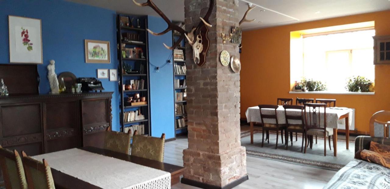 Metras Maja Hotel Aizpute Екстериор снимка