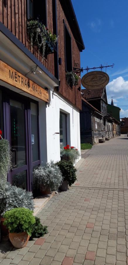 Metras Maja Hotel Aizpute Екстериор снимка
