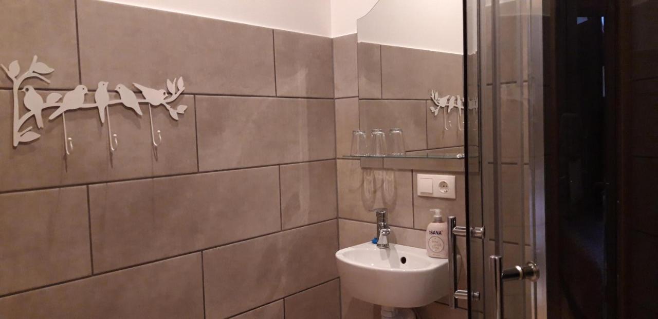 Metras Maja Hotel Aizpute Екстериор снимка