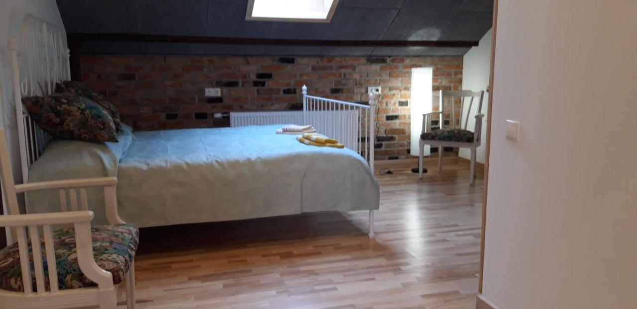 Metras Maja Hotel Aizpute Екстериор снимка